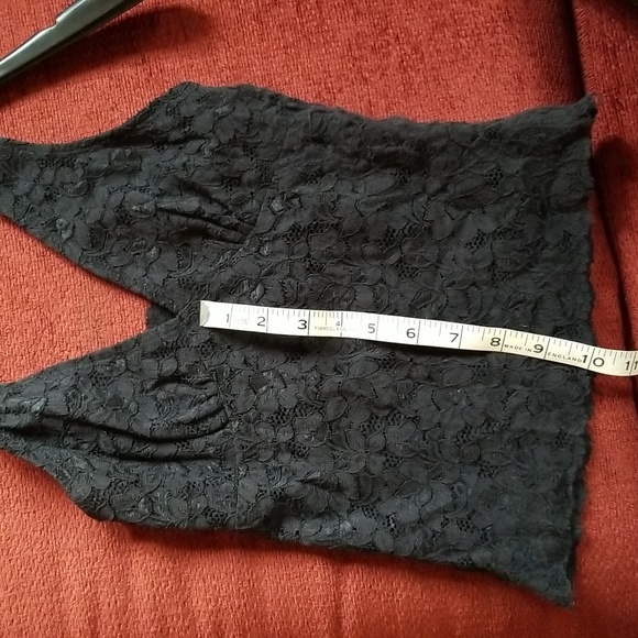 Halter style lace top - Picture 7 of 7